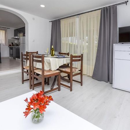 Apartments Viktor Rogoznica  Εξωτερικό φωτογραφία