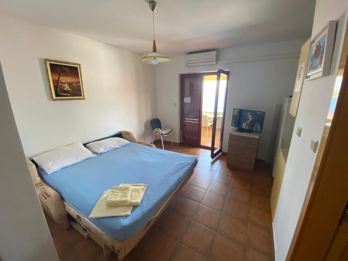Apartments Viktor Rogoznica  Εξωτερικό φωτογραφία