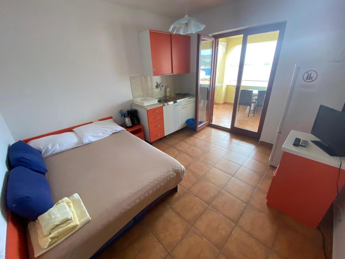Apartments Viktor Rogoznica  Εξωτερικό φωτογραφία
