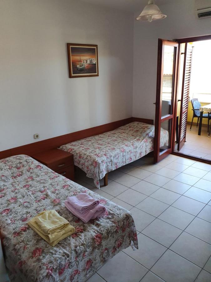 Apartments Viktor Rogoznica  Εξωτερικό φωτογραφία