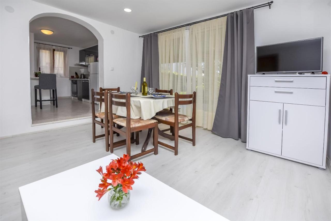 Apartments Viktor Rogoznica  Εξωτερικό φωτογραφία