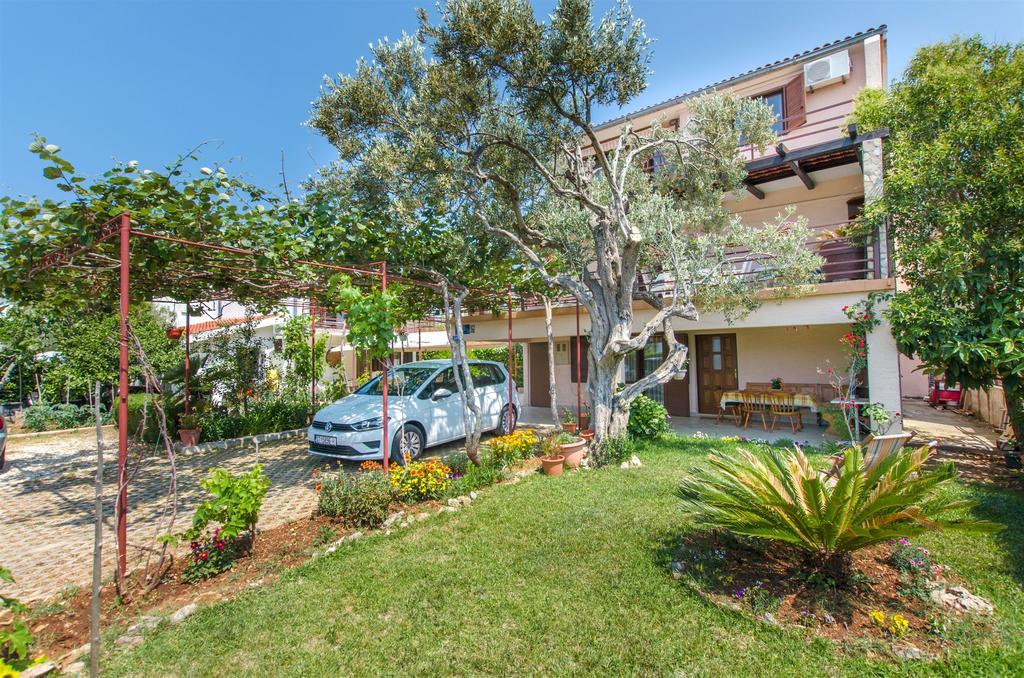 Apartments Viktor Rogoznica  Εξωτερικό φωτογραφία