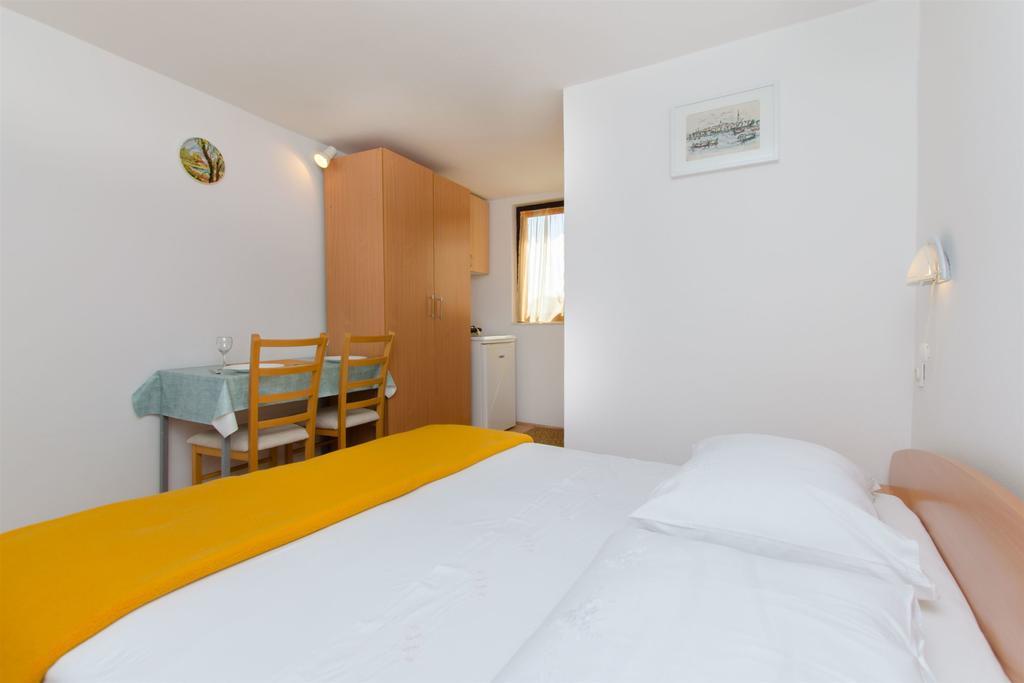 Apartments Viktor Rogoznica  Εξωτερικό φωτογραφία