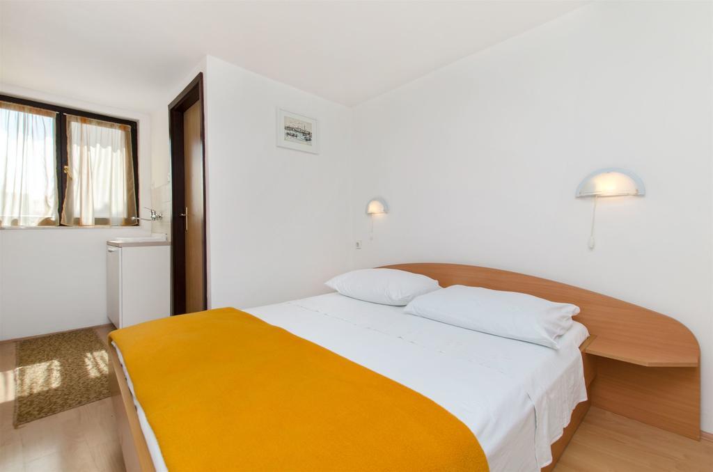 Apartments Viktor Rogoznica  Εξωτερικό φωτογραφία